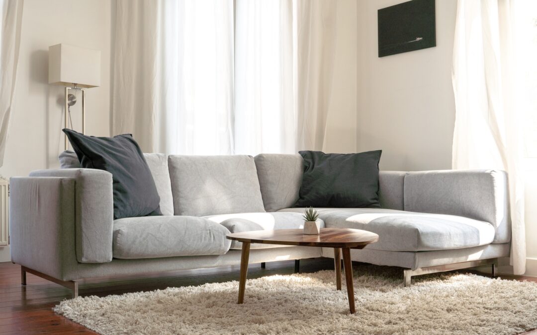 Complete Guide to Choosing the Right Carpet and Upholstery Cleaning Service